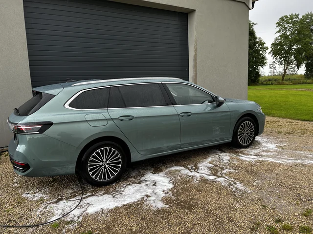 Uste vahetus, osaliselt karp ja kogu külje värv, tulemus